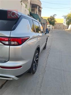 ميتسوبيشي اوتلاندر